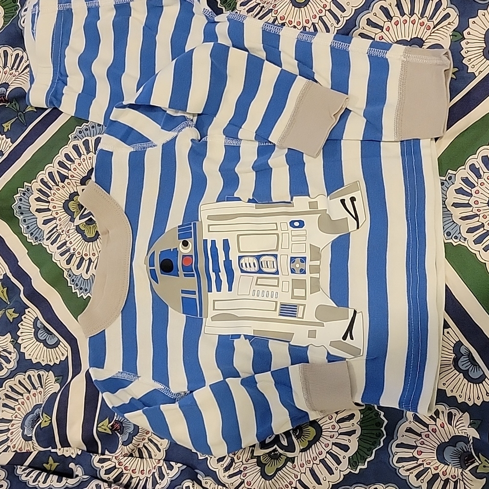 Toddler size 2 star wars r2d2 pajama set